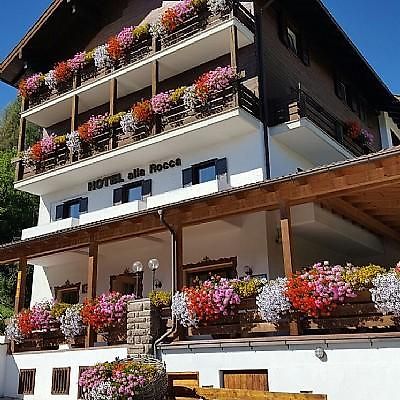 Hotel Alla Rocca Varena Bagian luar foto
