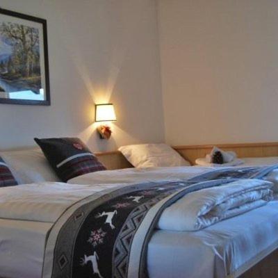 Hotel Alla Rocca Varena Bagian luar foto